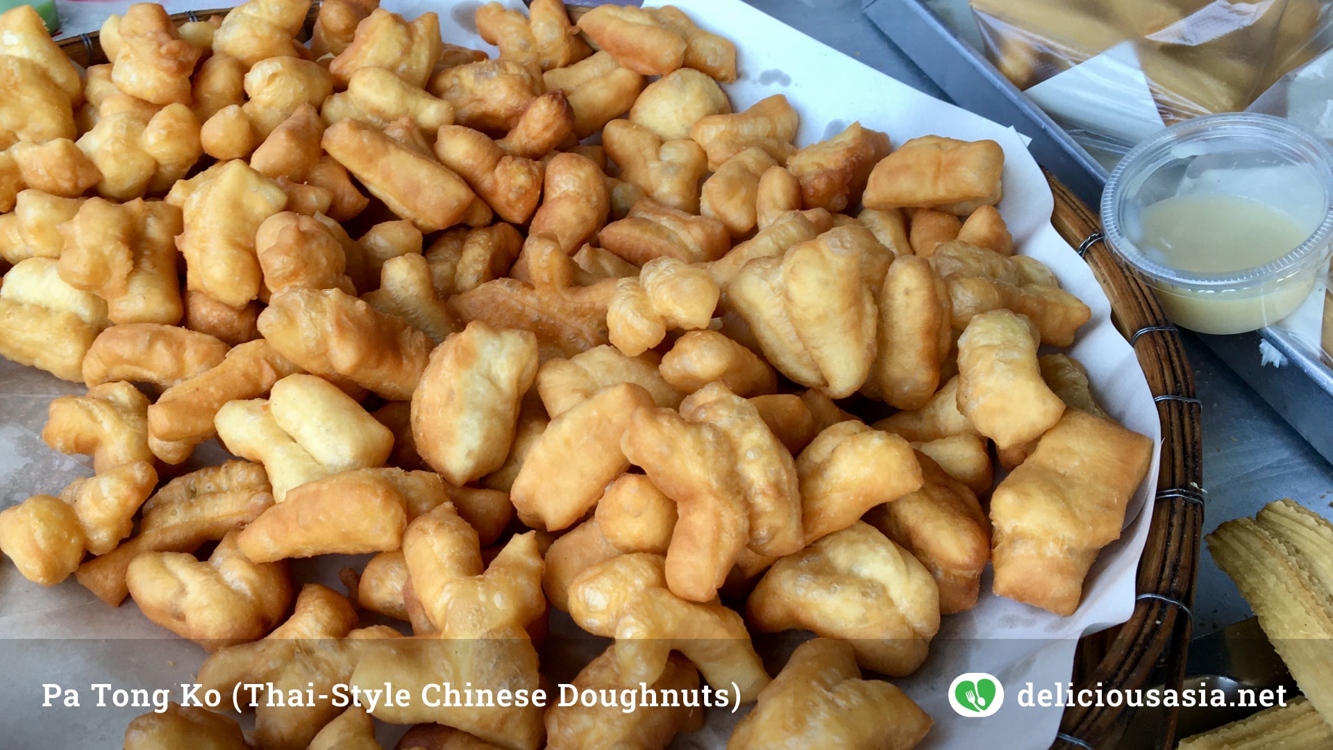 Pa Tong Ko Thai-Style Chinese Doughnuts - Delicious Asia - Thailand